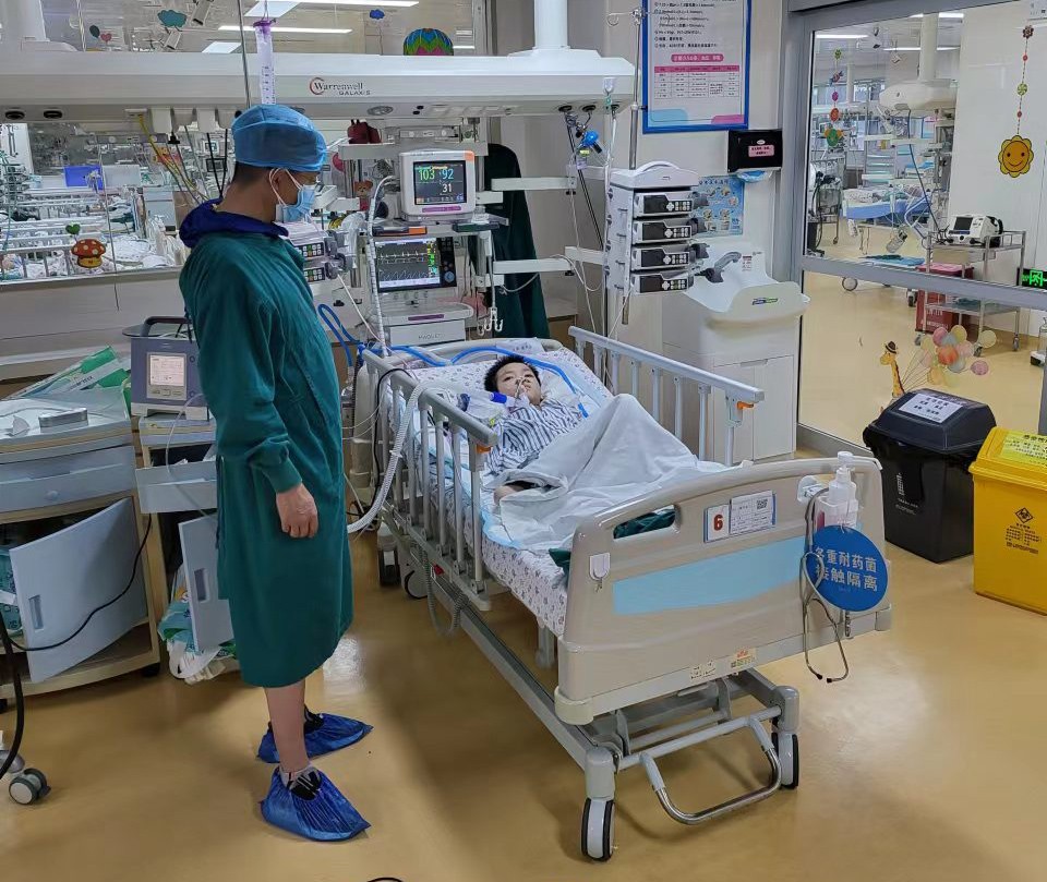 威远县跨省救护车出租公司