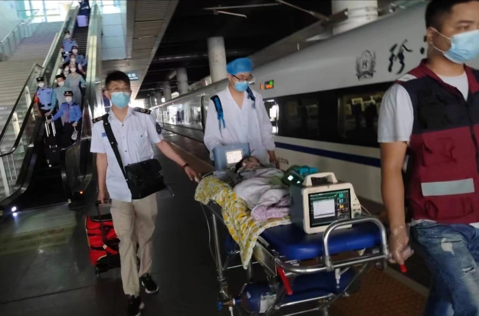 威远县高铁转运公司